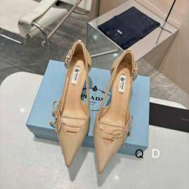 Picture of Prada Shoes _SKUPradasz35-40GDT030619201